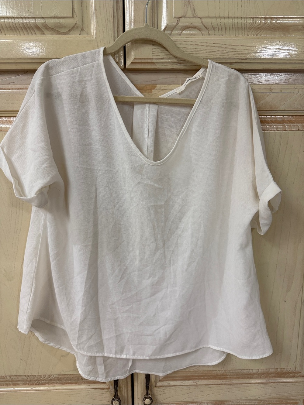Women's White V-Neck Short Sleeve Blouse